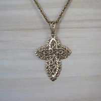 Vintage 10K Diamond Cut Filigree Cross Pendant
