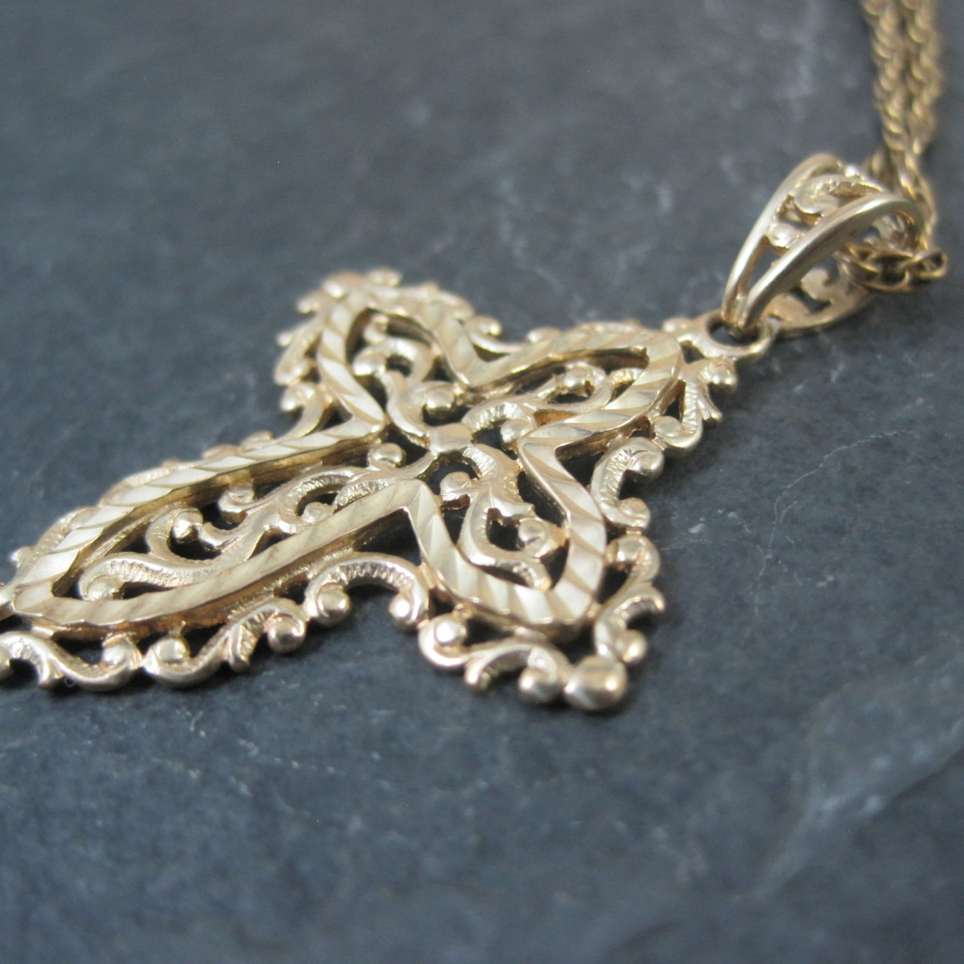 Vintage 10K Diamond Cut Filigree Cross Pendant