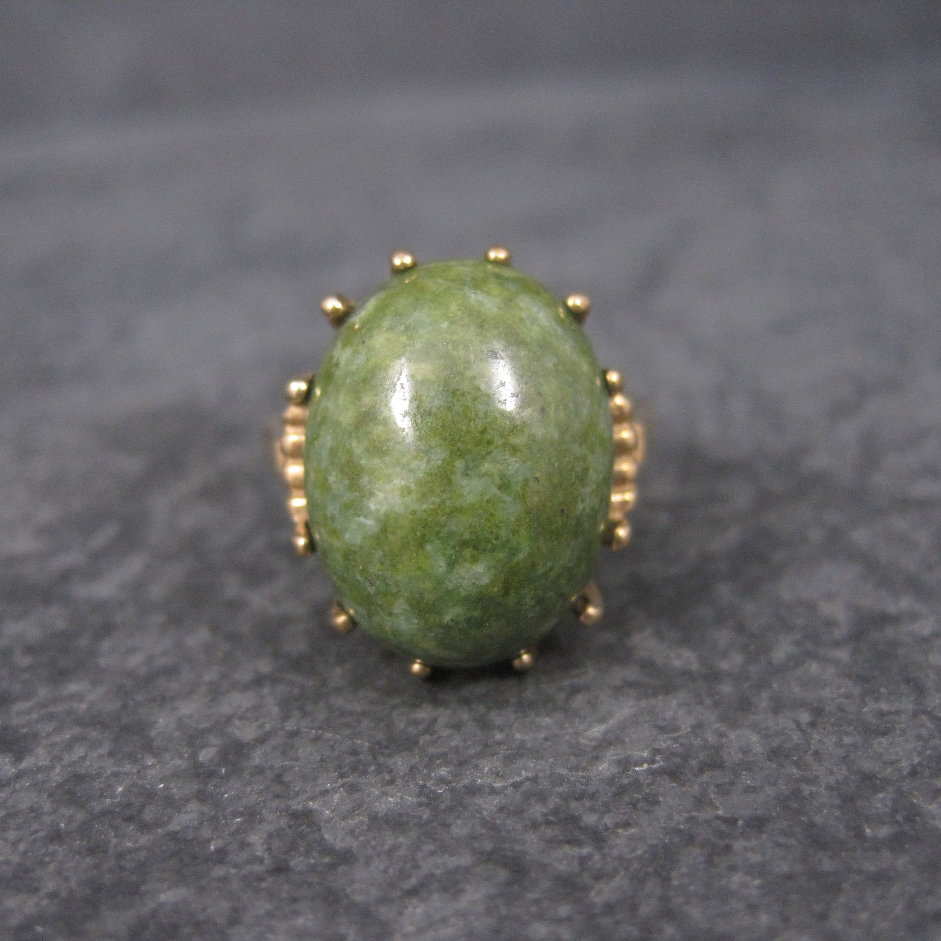 Estate 10K Yellow Gold Nephrite Jade Ring Size 6