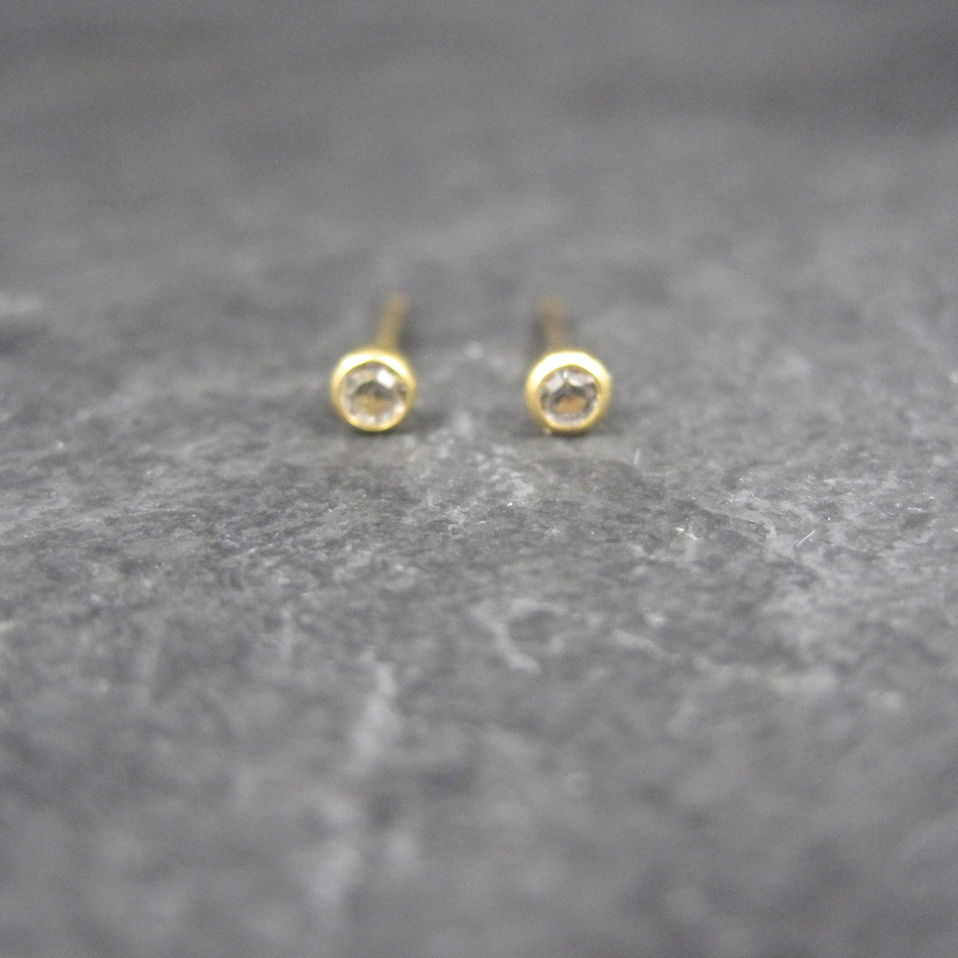 90s 3mm 14K Crystal Bezel Piercing Stud Earrings
