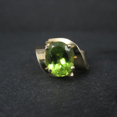 Vintage 10K Yellow Gold Peridot Ring Size 7