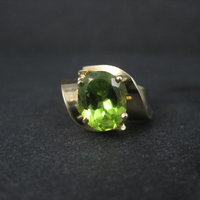 Vintage 10K Yellow Gold Peridot Ring Size 7