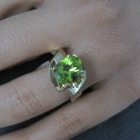 Vintage 10K Yellow Gold Peridot Ring Size 7