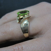 Vintage 10K Yellow Gold Peridot Ring Size 7