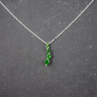 90s Vintage 10K Chrome Diopside Journey Pendant Necklace