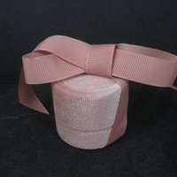 Antique Style Round Pink Velvet Ring Box