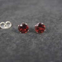 Estate Sterling 5mm Garnet Stud Earrings