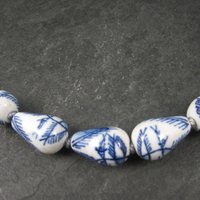 Vintage Chinese Import Hand Painted Porcelain Bead Necklace 24 Inches