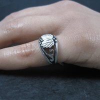 Vintage 90s Black Hills Sterling Silver Leaf Ring Size 4 NOS