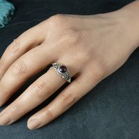 Vintage Sterling Garnet Ring Size 6.5