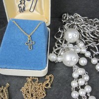 Destash Large Lot of Vintage Jewelry Lot Necklaces & Pendants