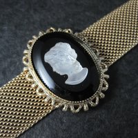 Vintage Glass Cameo Bracelet 7.5 Inches
