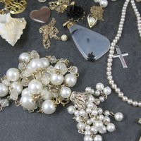 Destash Large Lot of Vintage Jewelry Lot Necklaces & Pendants