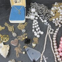 Destash Large Lot of Vintage Jewelry Lot Necklaces & Pendants