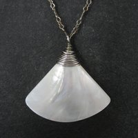 Vintage Sterling Mother of Pearl Shell Pendant Necklace