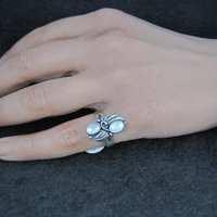 Vintage Southwestern Mother of Pearl Feather Ring