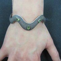 Wavy Textured Peridot Cuff Bracelet Vintage Sterling Silver 6.5 Inches