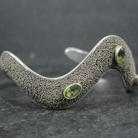 Wavy Textured Peridot Cuff Bracelet Vintage Sterling Silver 6.5 Inches