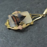 Art Deco 12K Gold Filled Montana Agate Pendant Necklace