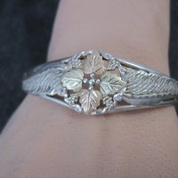 Vintage Mount Rushmore Black Hills Gold & Silver Cuff Bracelet 6"