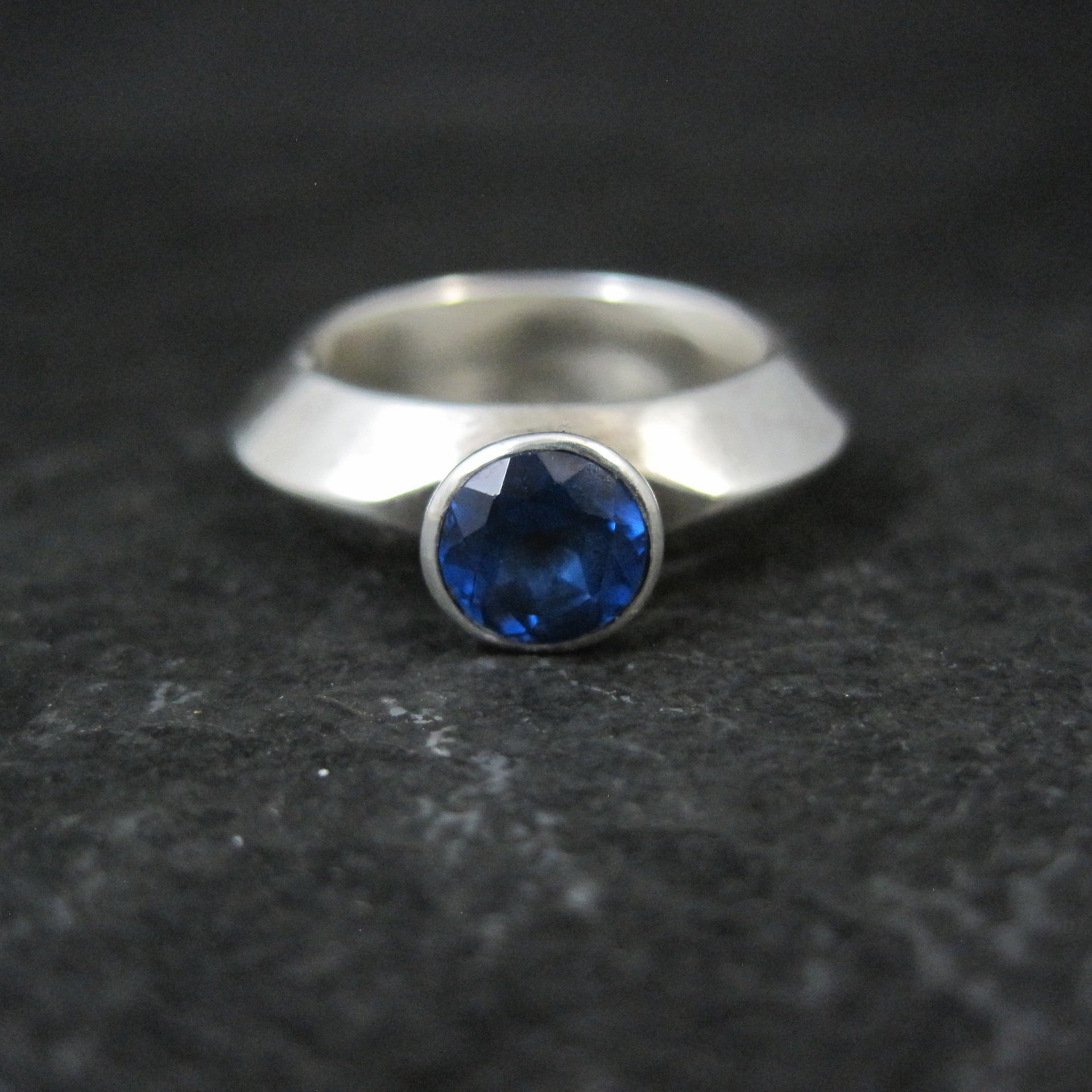Vintage Carinated Sterling Silver Blue Spinel Ring Size 5.5