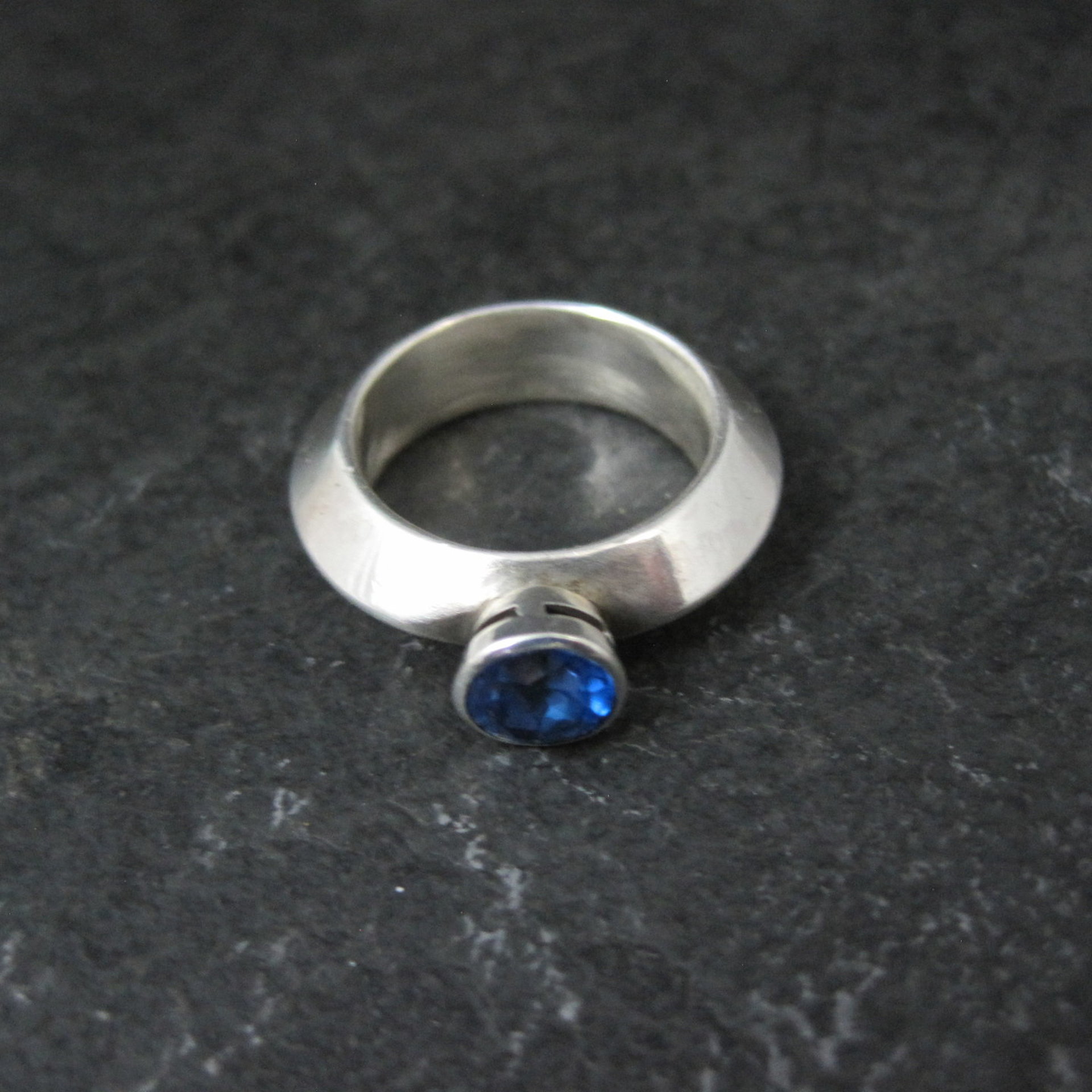 Vintage Carinated Sterling Silver Blue Spinel Ring Size 5.5