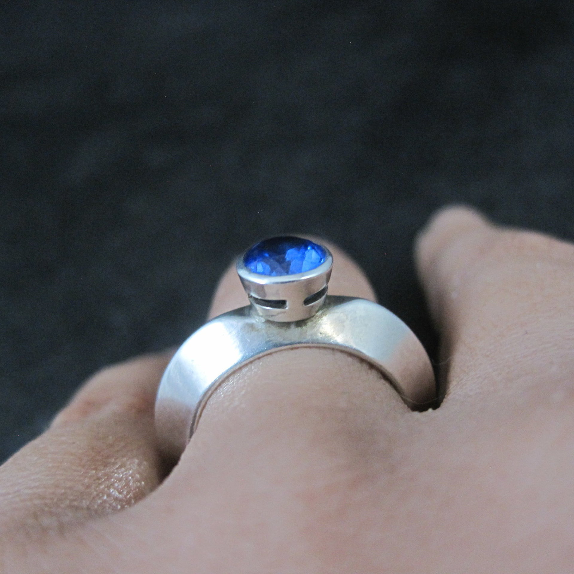Vintage Carinated Sterling Silver Blue Spinel Ring Size 5.5