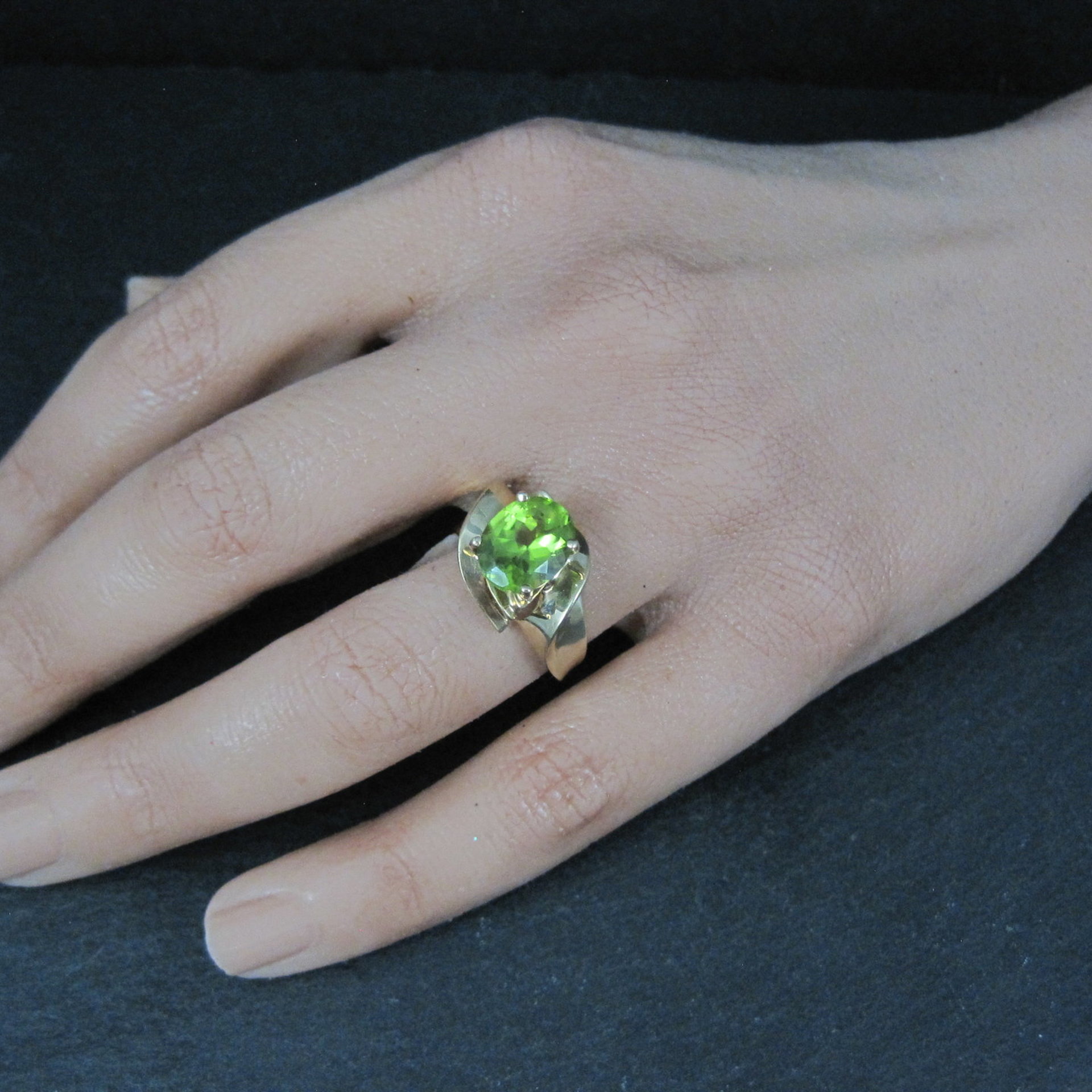 Vintage 10K Yellow Gold Peridot Ring Size 7
