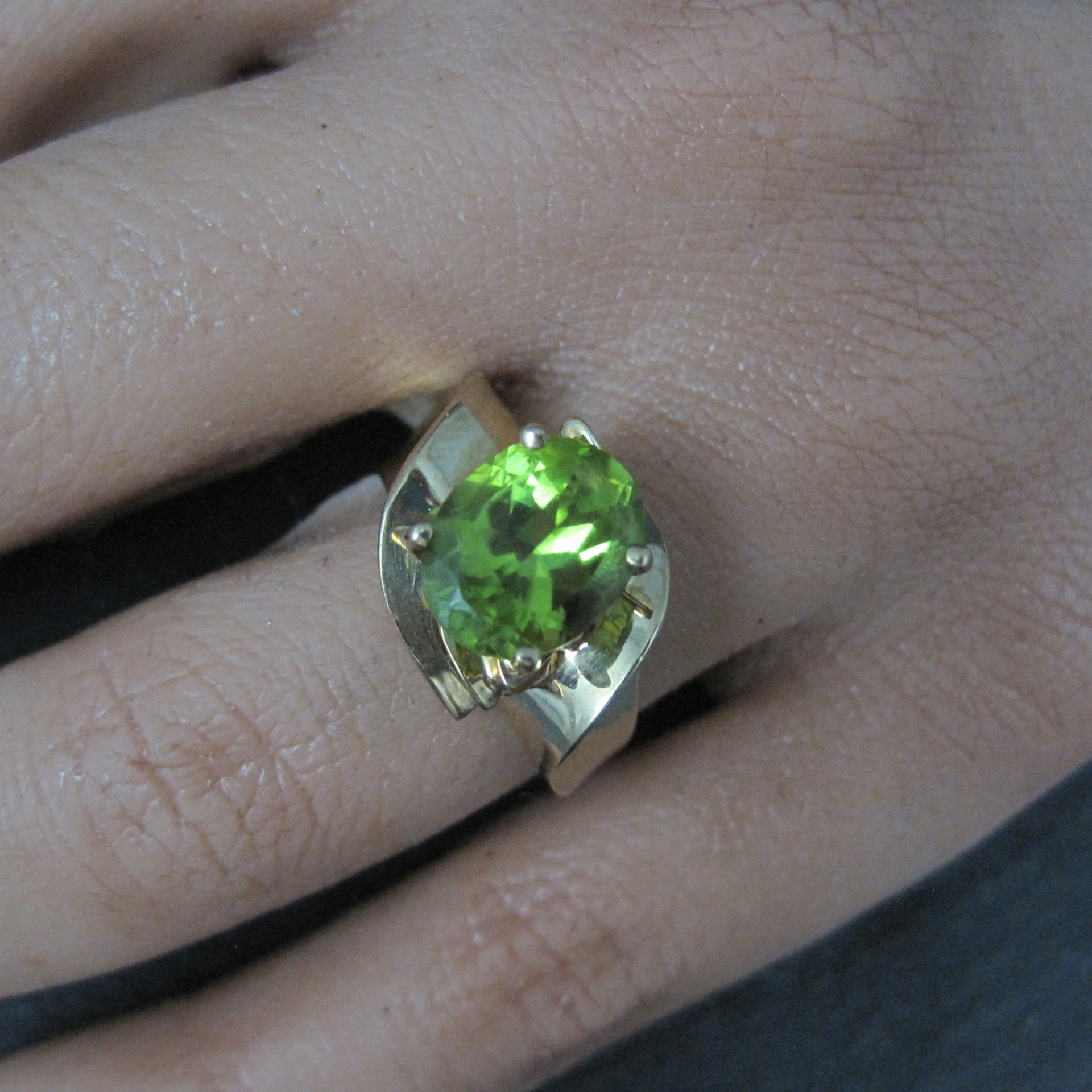 Vintage 10K Yellow Gold Peridot Ring Size 7