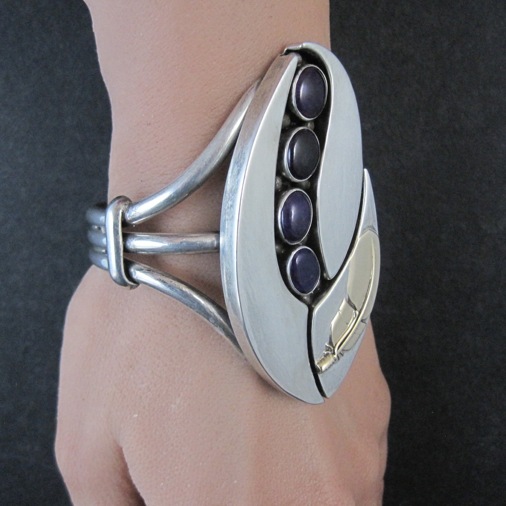 Navajo Sugilite Feather Cuff Bracelet Wilbert Cora Vandever 6.25" Sterling Silver & 14K Yellow Gold