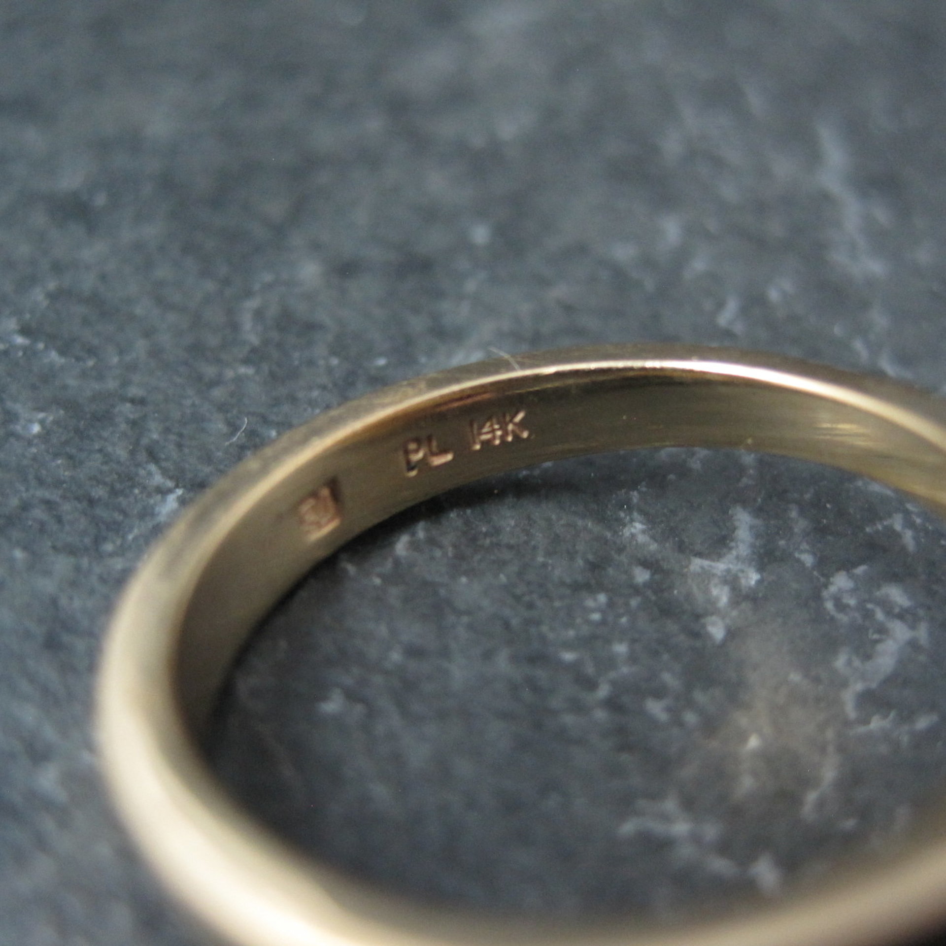 Vintage 14K Yellow Gold Coral Ring Size 6.5