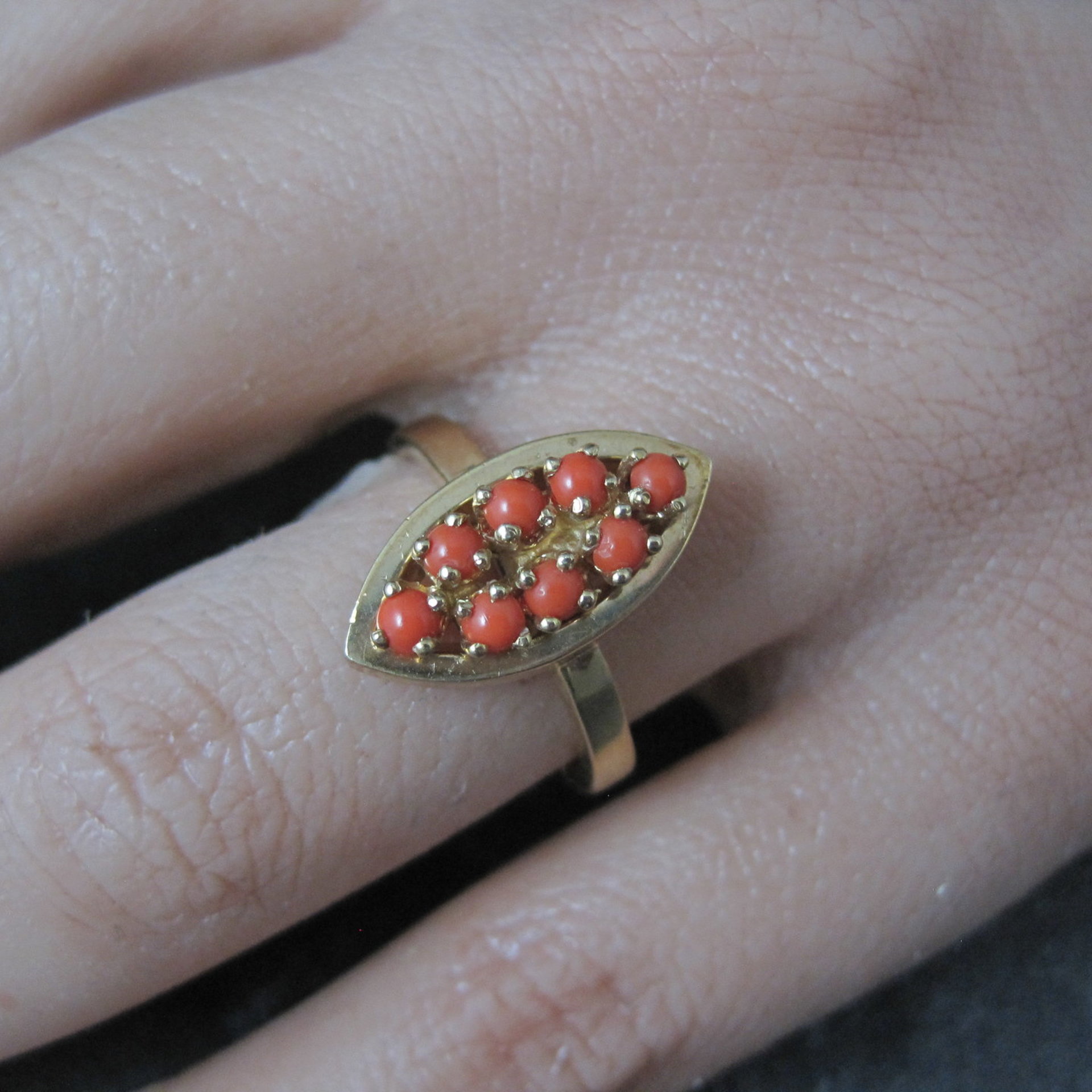 Vintage 14K Yellow Gold Coral Ring Size 6.5