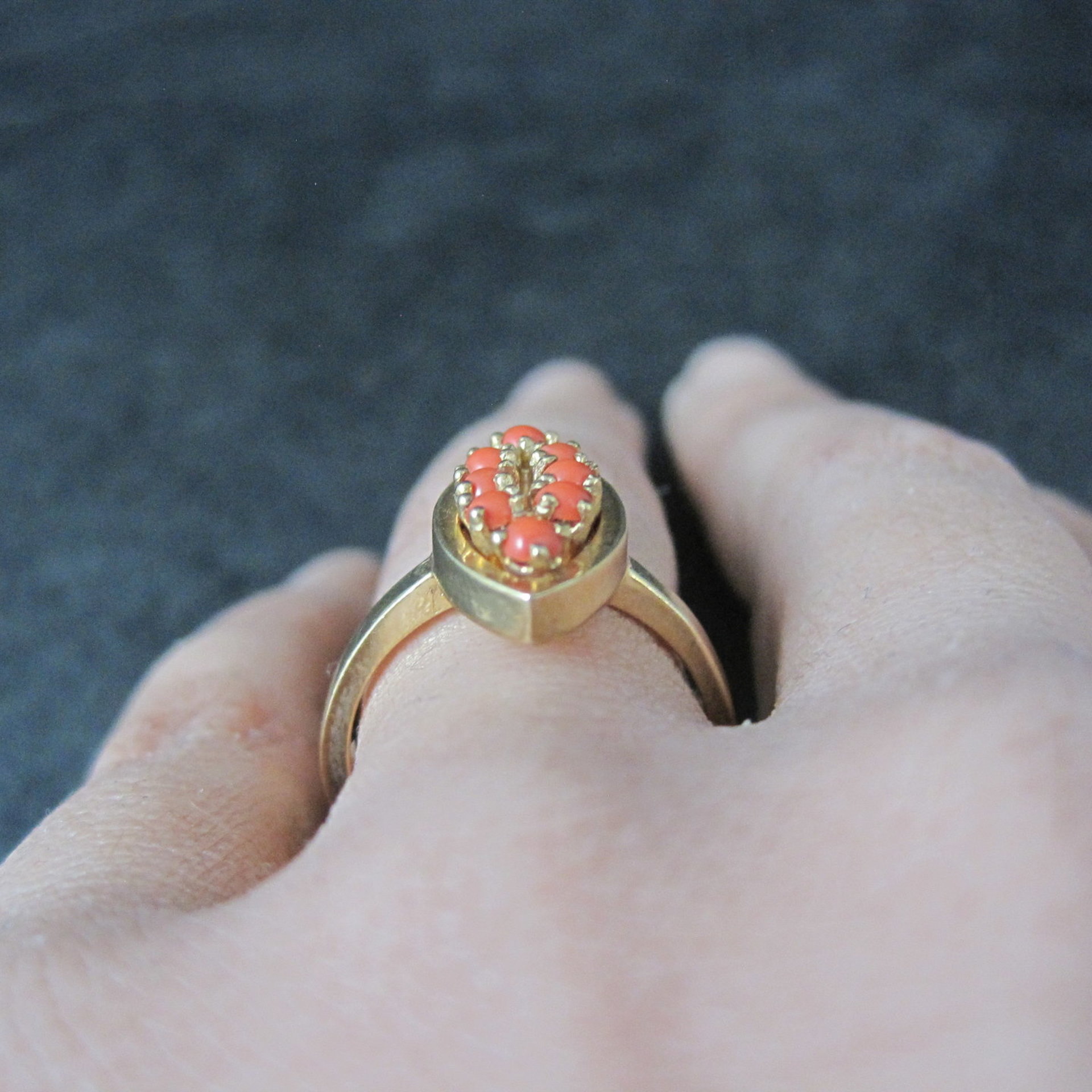 Vintage 14K Yellow Gold Coral Ring Size 6.5