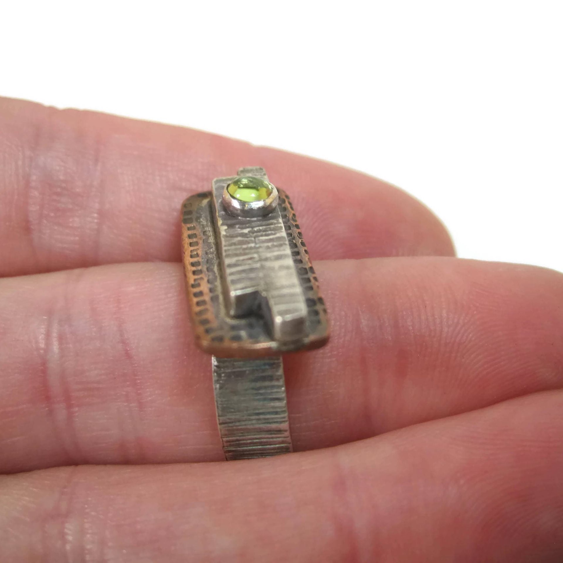 Vintage Modernist Sterling Copper Peridot Ring Size 7