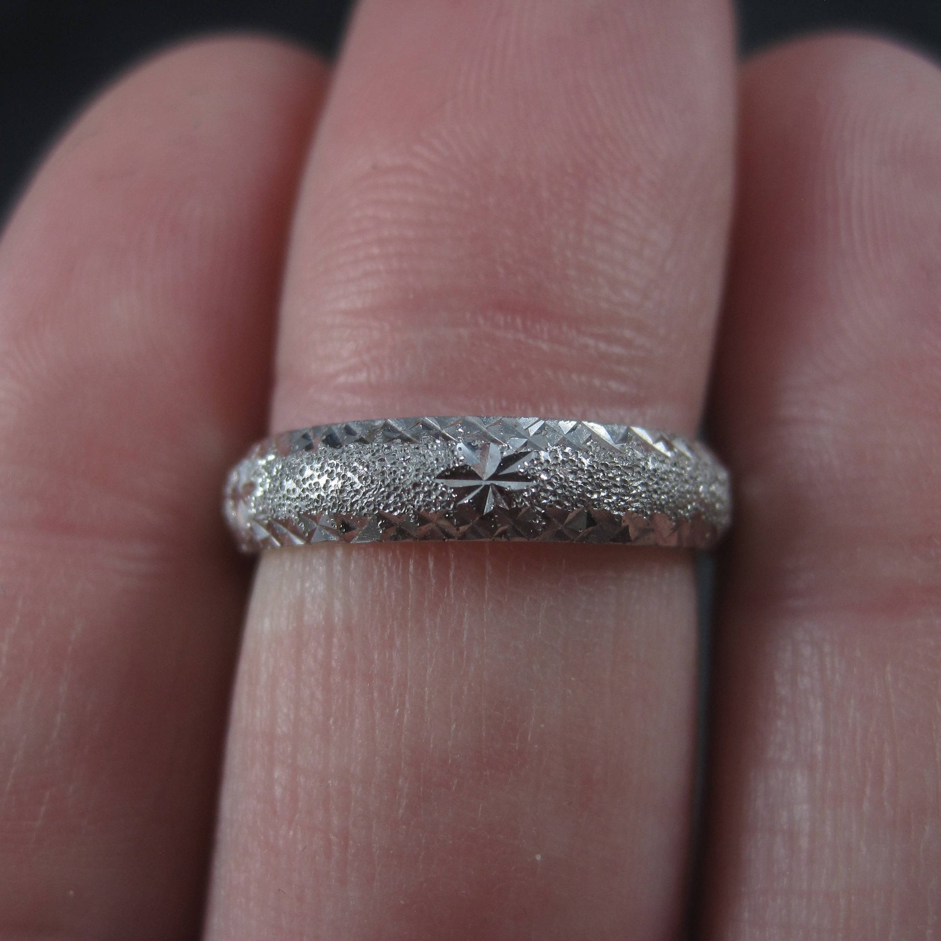 Vintage 14K White Gold Starburst Wedding Band | Size 5 Stacking Ring | Retro Gold Bridal Jewelry