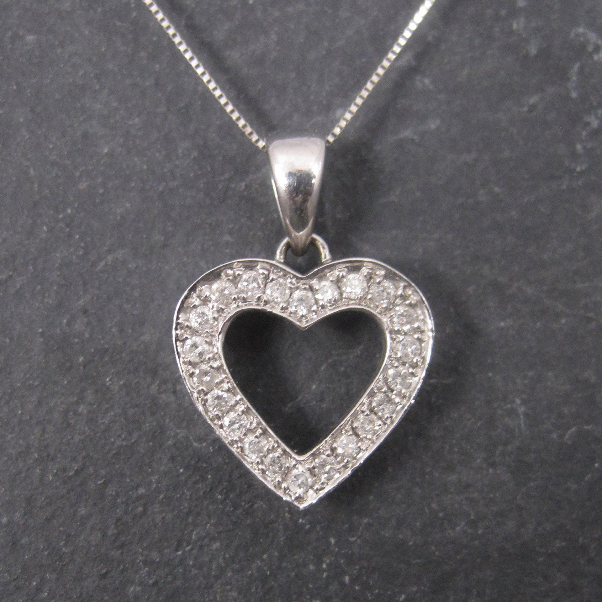 Estate 14K White Gold .25 Carat Diamond Heart Pendant Necklace