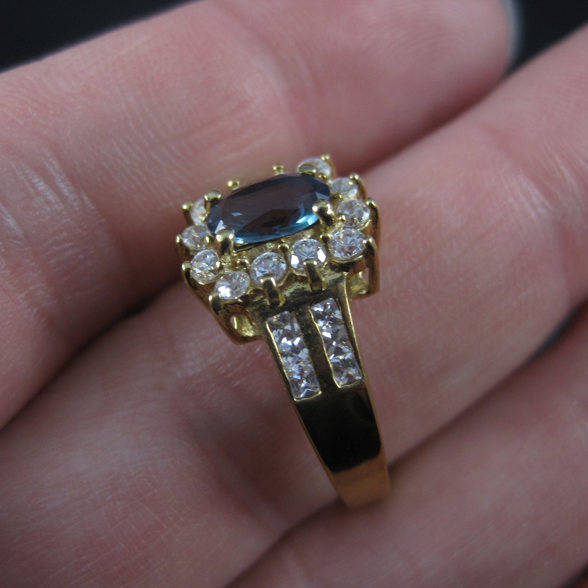 Vintage 10K .50 Carat Oval Diopside Ring Size 8