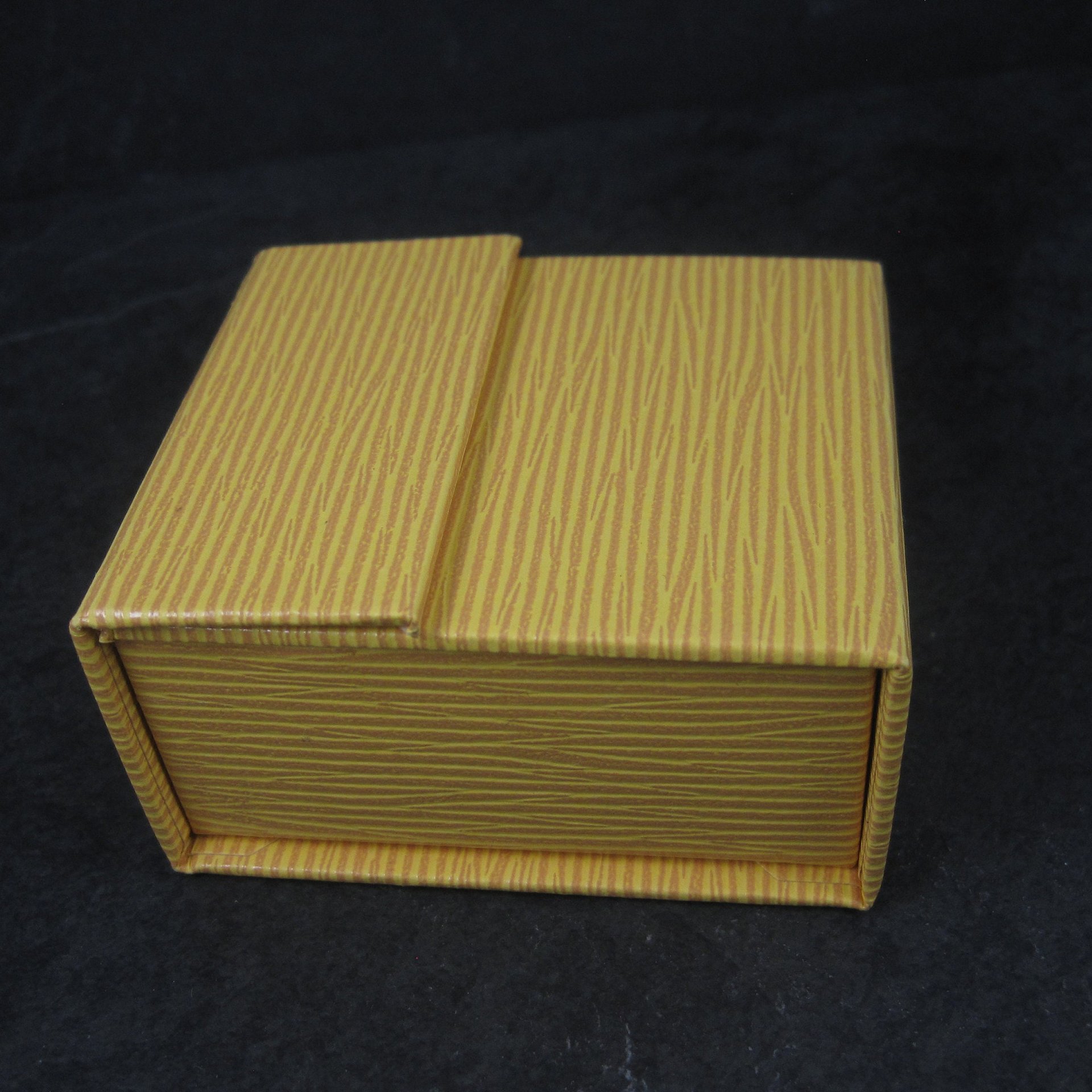 Yellow Textured Folding Magnetic Ring Box