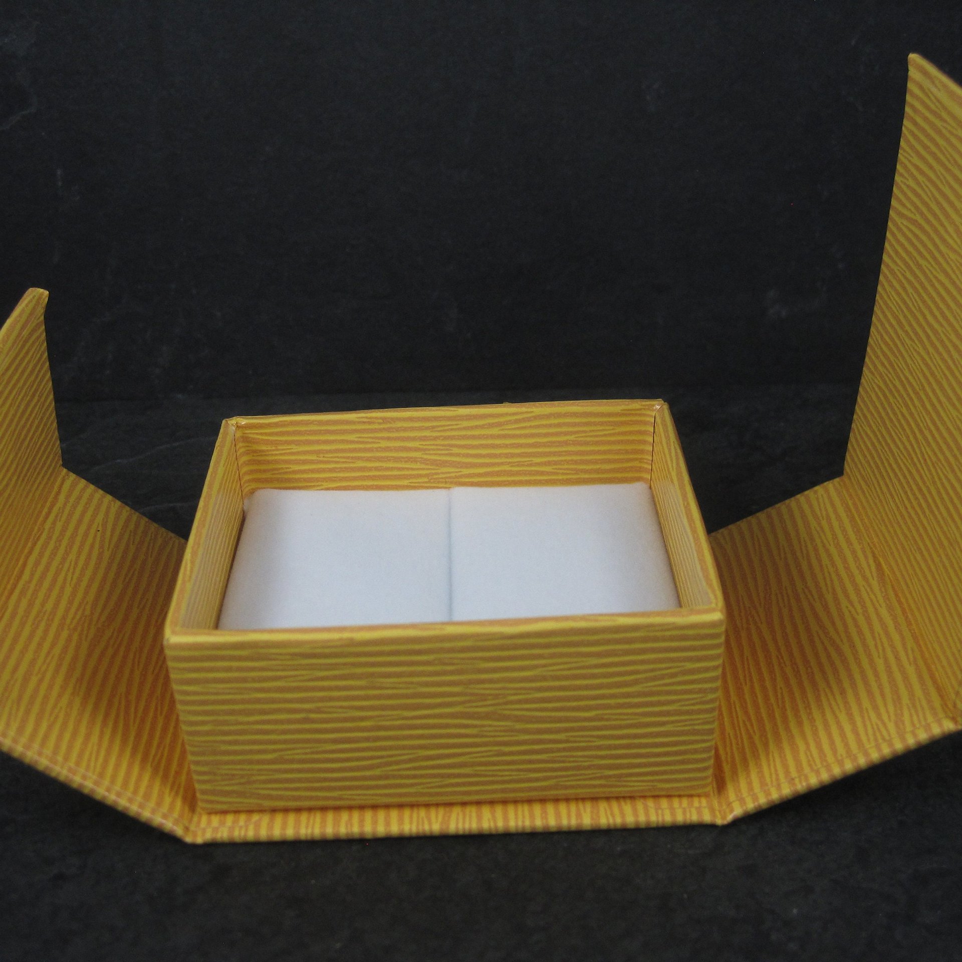 Yellow Textured Folding Magnetic Ring Box