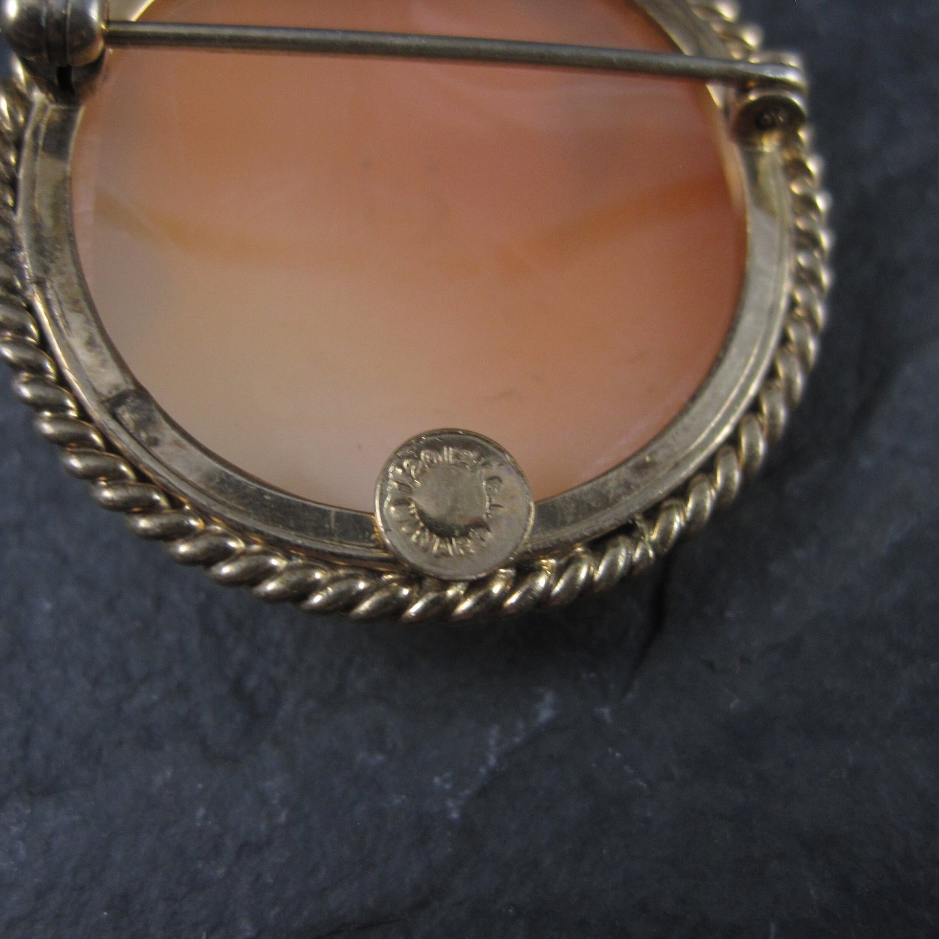 Vintage Carved Shell Cameo Brooch Pendant 12K Gold Filled Winard