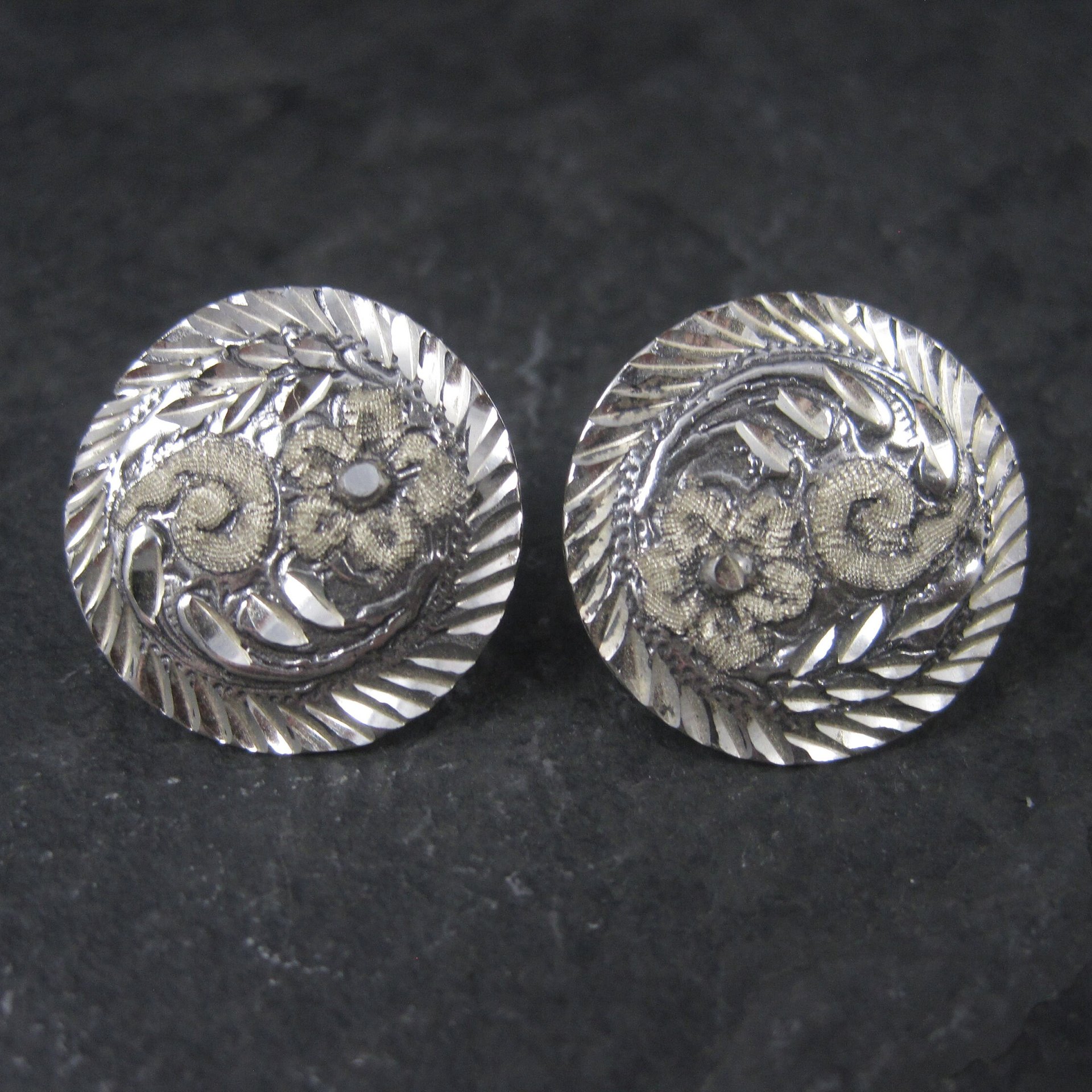 Vintage Langers Black Hills Sterling Silver Circle Flower Earrings