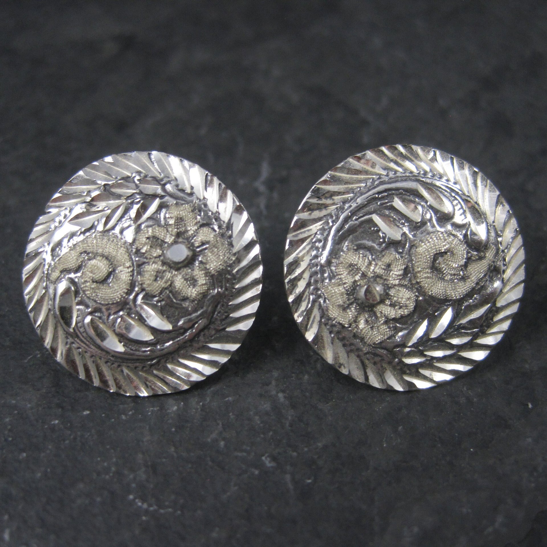 Vintage Langers Black Hills Sterling Silver Circle Flower Earrings