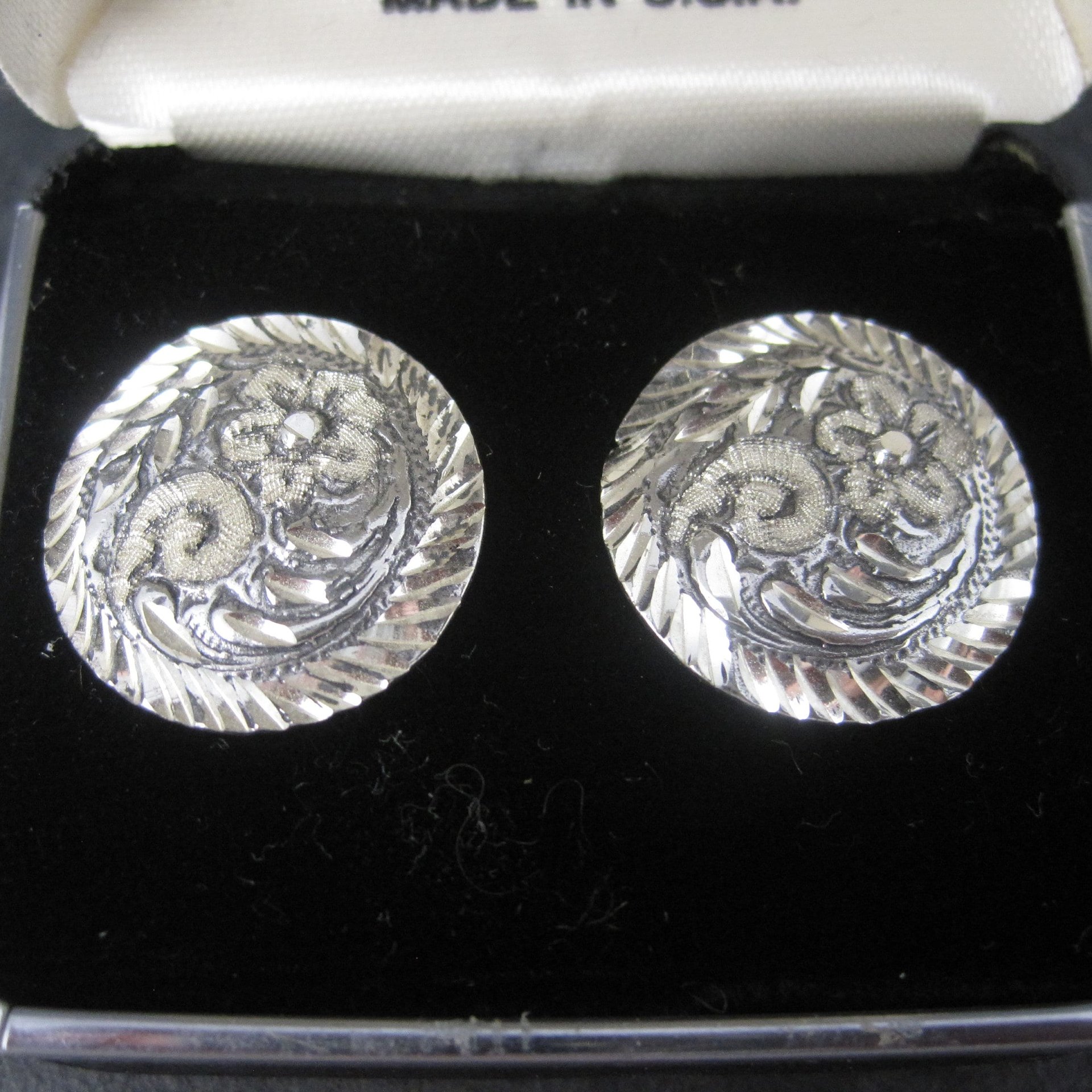 Vintage Langers Black Hills Sterling Silver Circle Flower Earrings