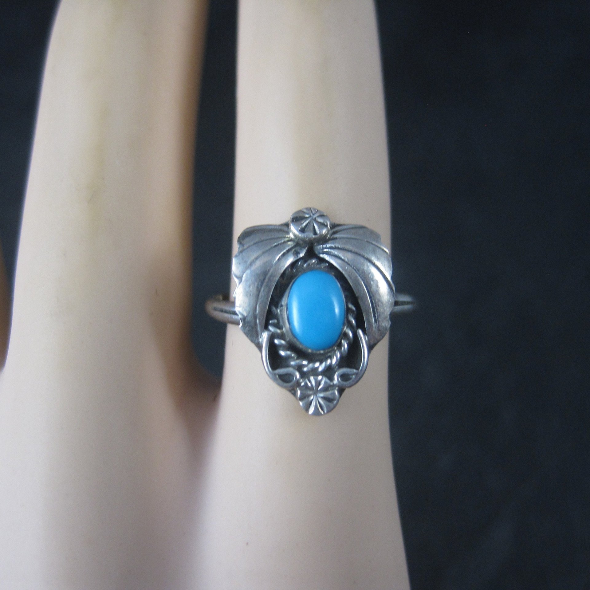 Dainty Estate Southwestern Turquoise Ring Size 6