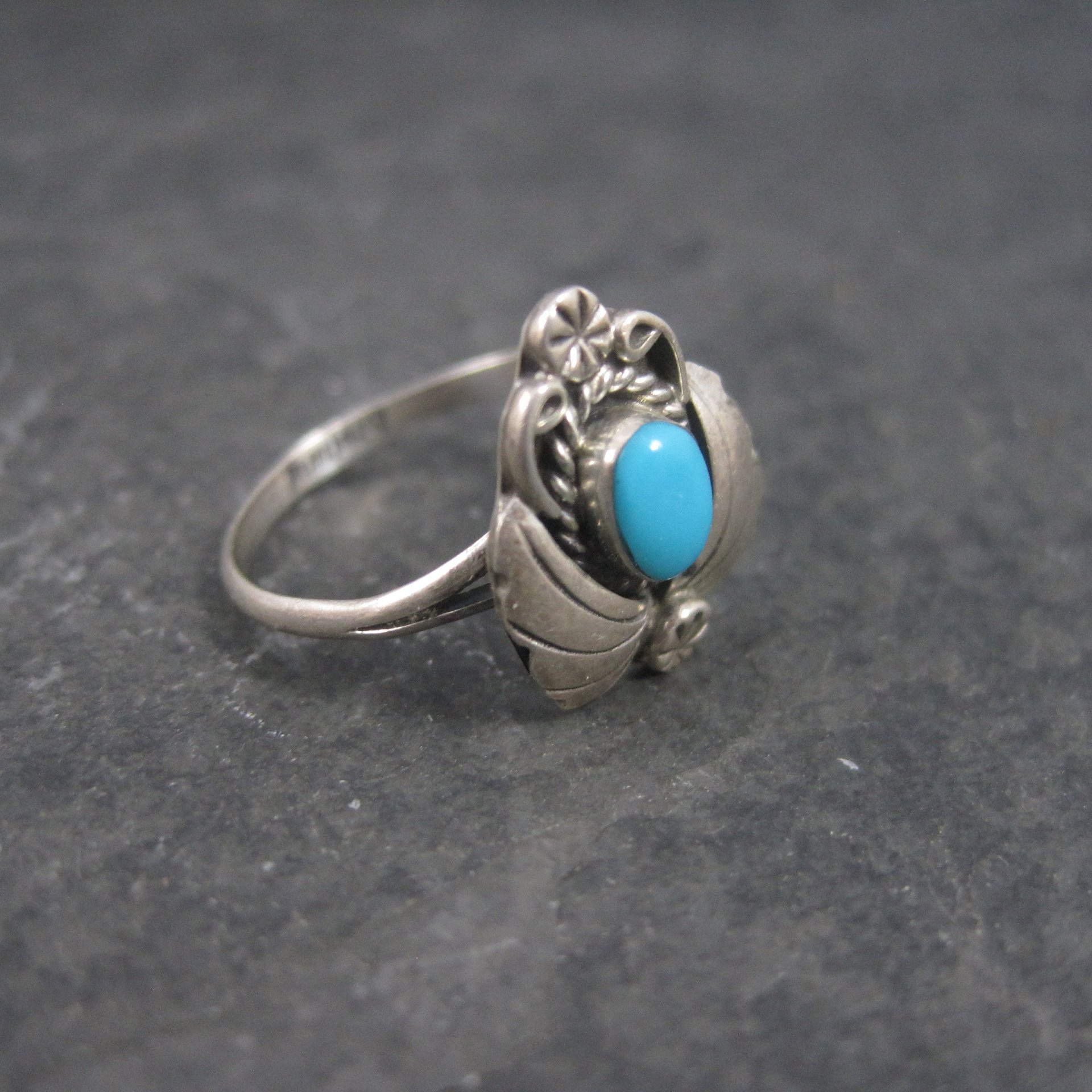 Dainty Estate Southwestern Turquoise Ring Size 6