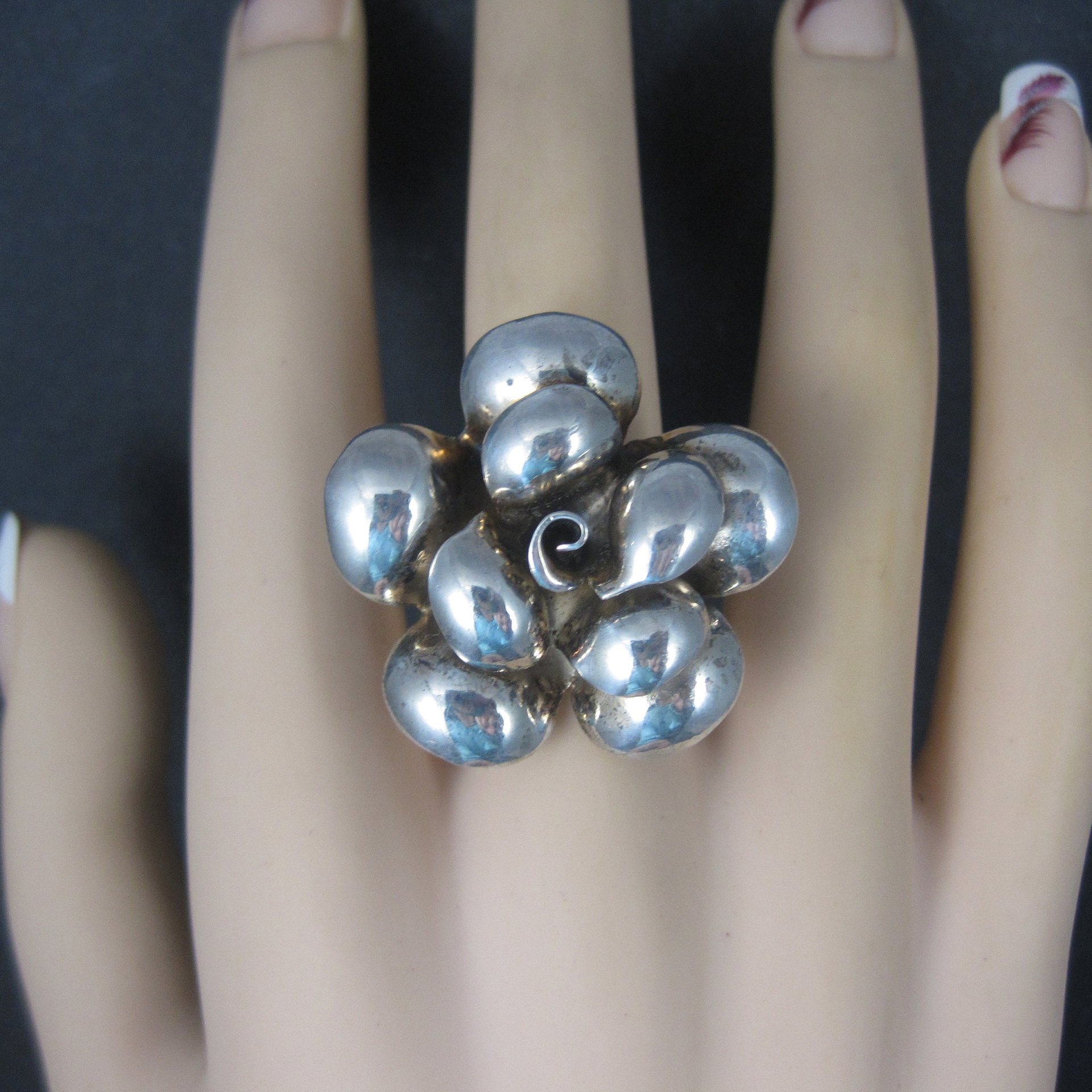 Large Sterling Dimensional Flower Ring Size 8.5