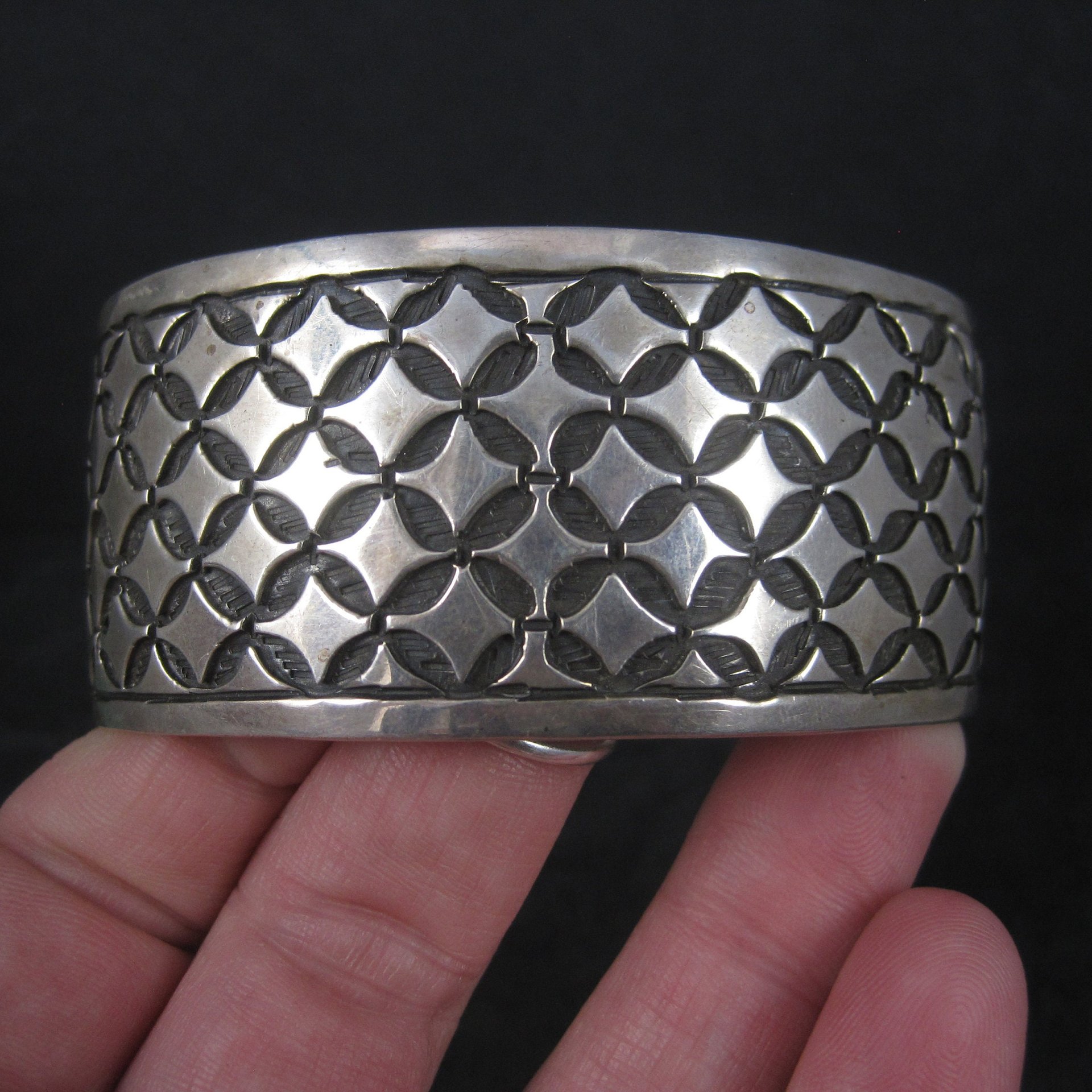 Wide Vintage Mexican Sterling Silver Tribal Cuff Bracelet 7 Inches CII