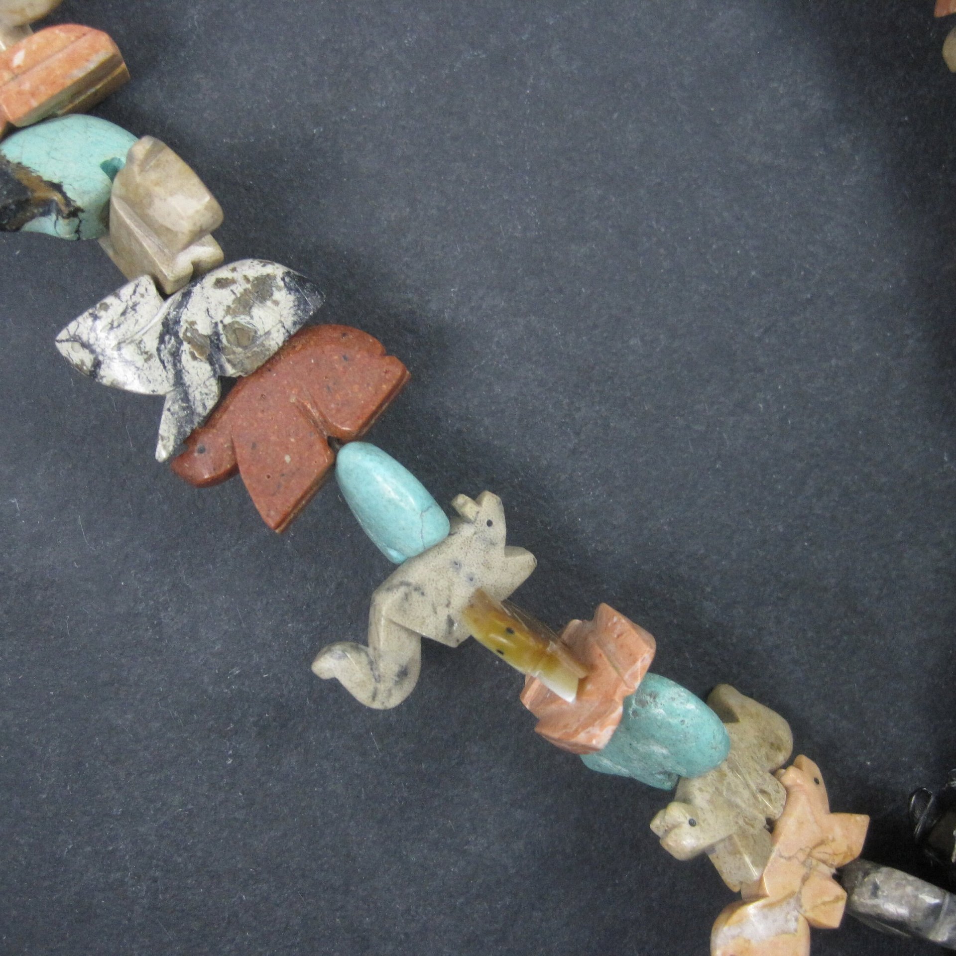 Estate 1970s Zuni Carved Fetish Bear Necklace 32 Inches