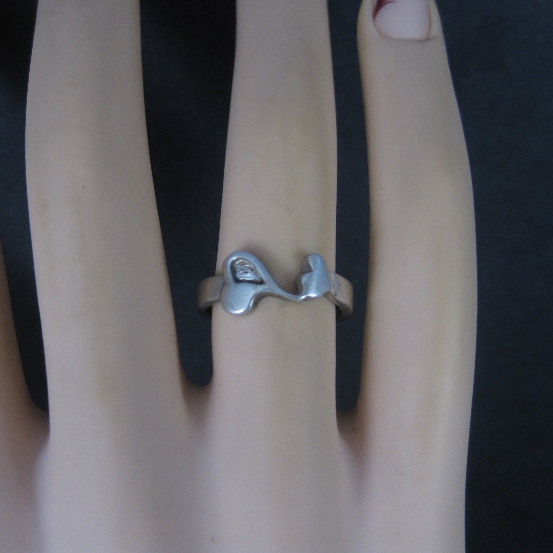 Unique Estate Sterling Heart Ring Size 6