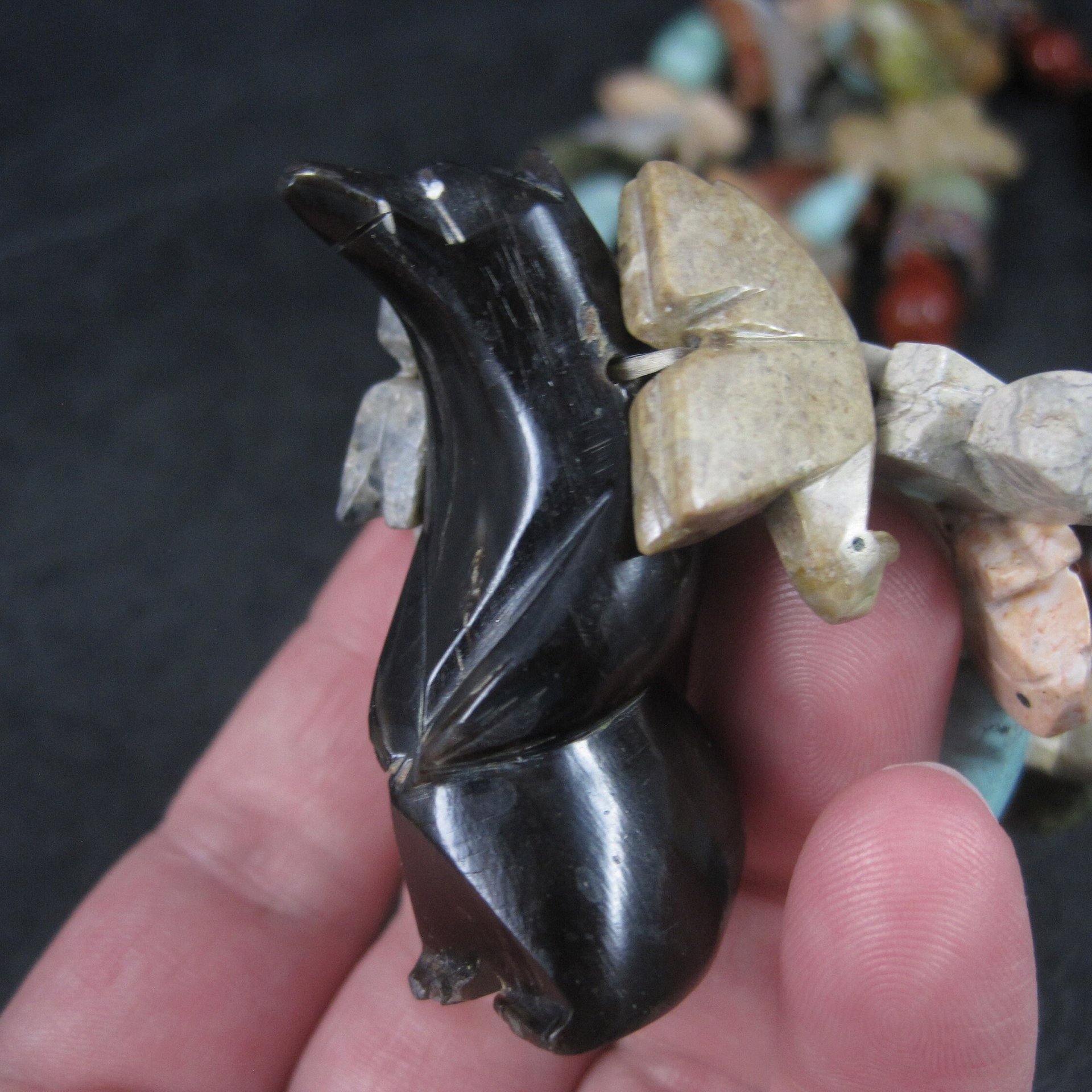 Estate 1970s Zuni Carved Fetish Bear Necklace 32 Inches